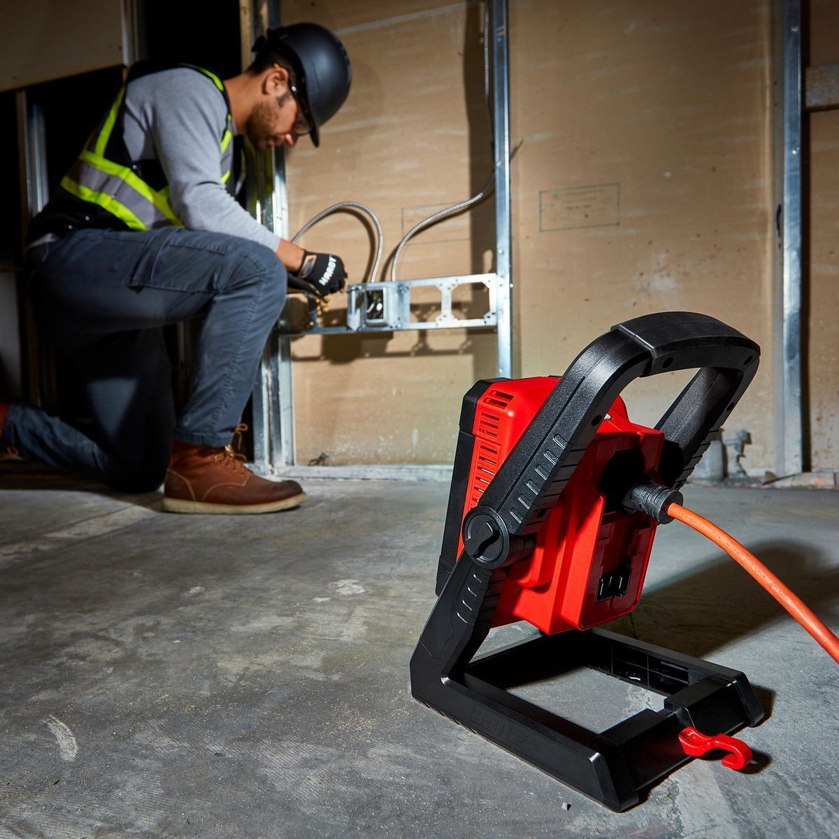 20V Cordless 2000 Lumen Work Light K708