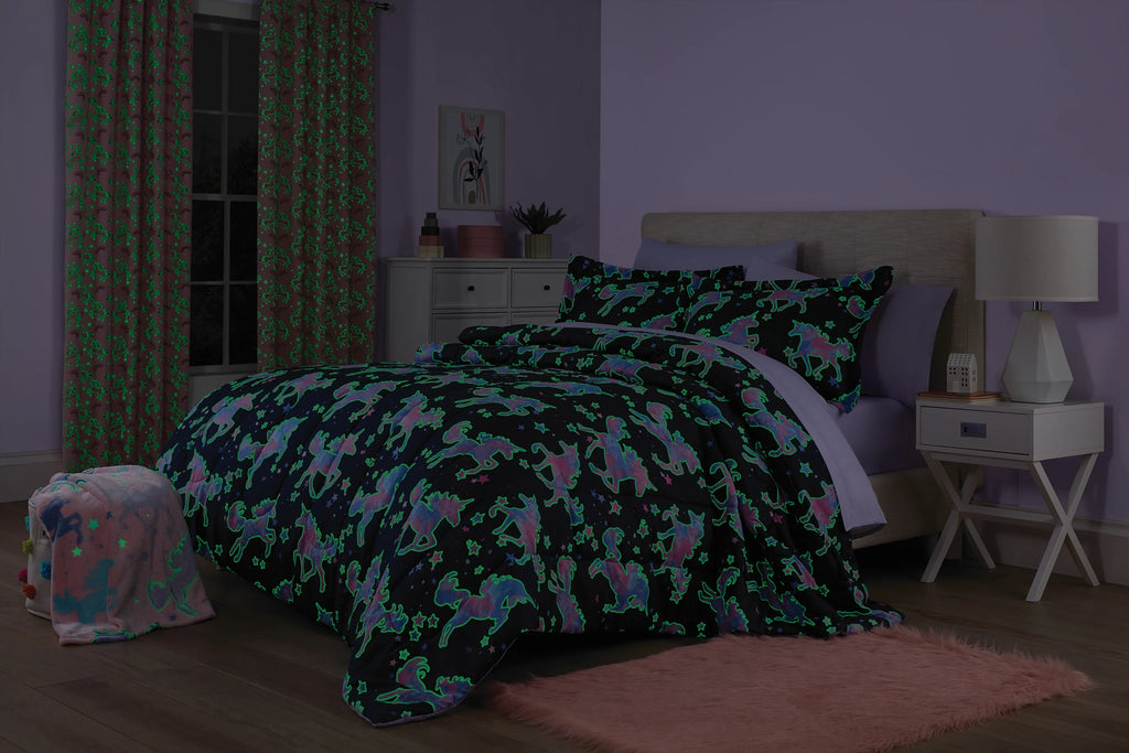 7-Piece Glow in the Dark Unicorn Bed-in-a-Bag, Full O854