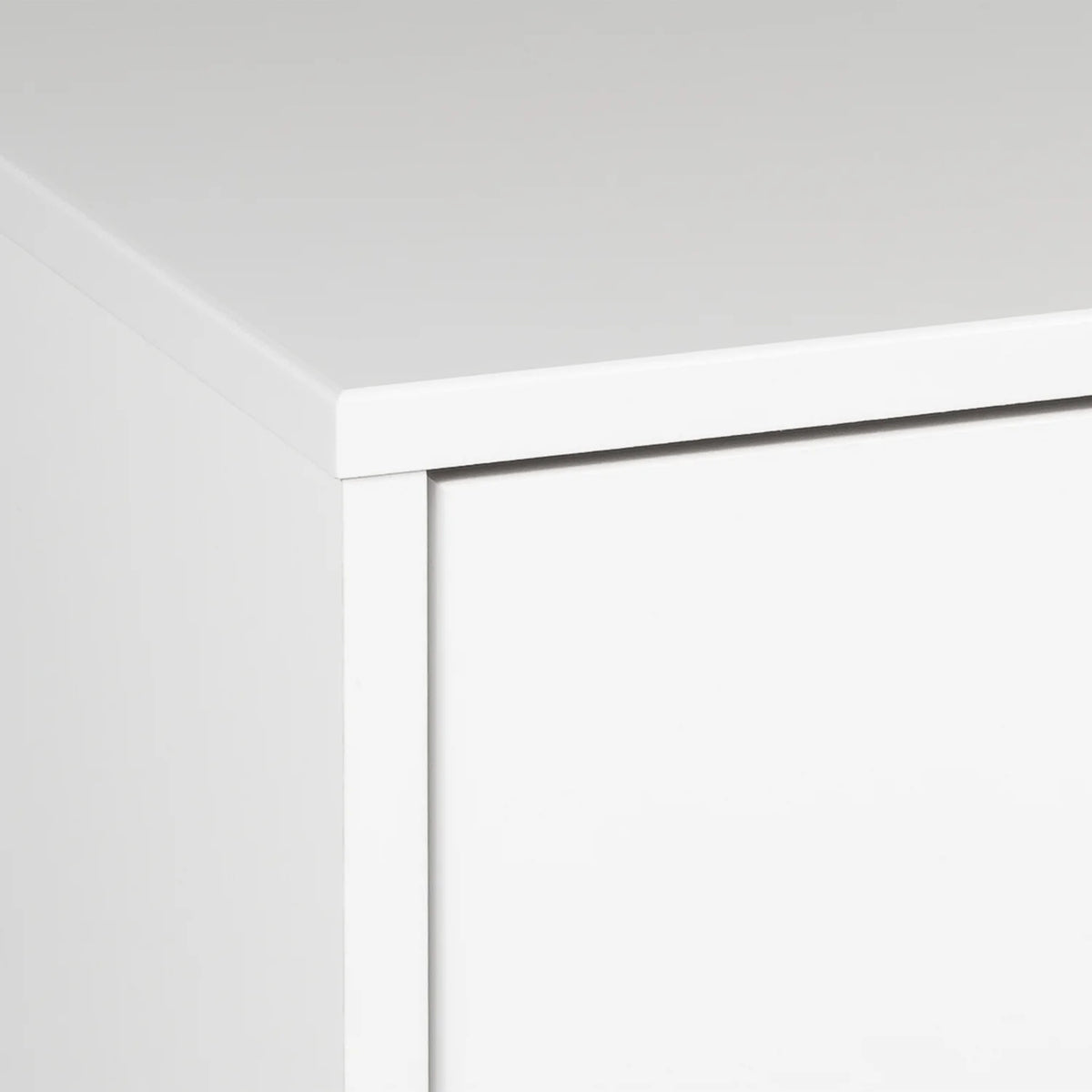 White 4-Drawer Dresser X966